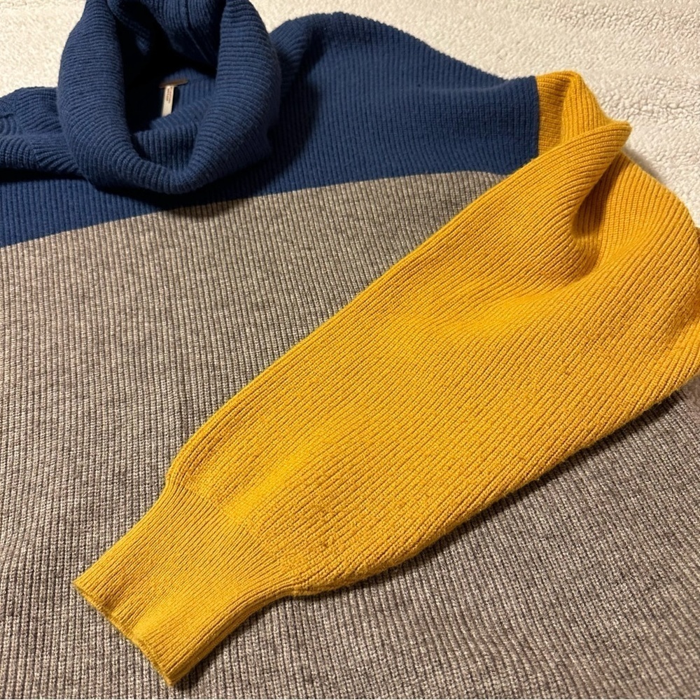 Free People Softly Structured Color Block Sweater… - image 11